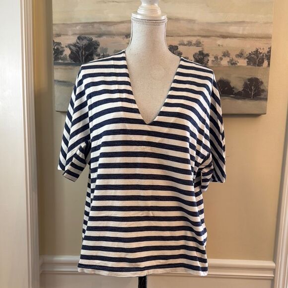 Vineyard Vines Classic Navy and White Striped V-Neck Tee - Picture 1 of 6